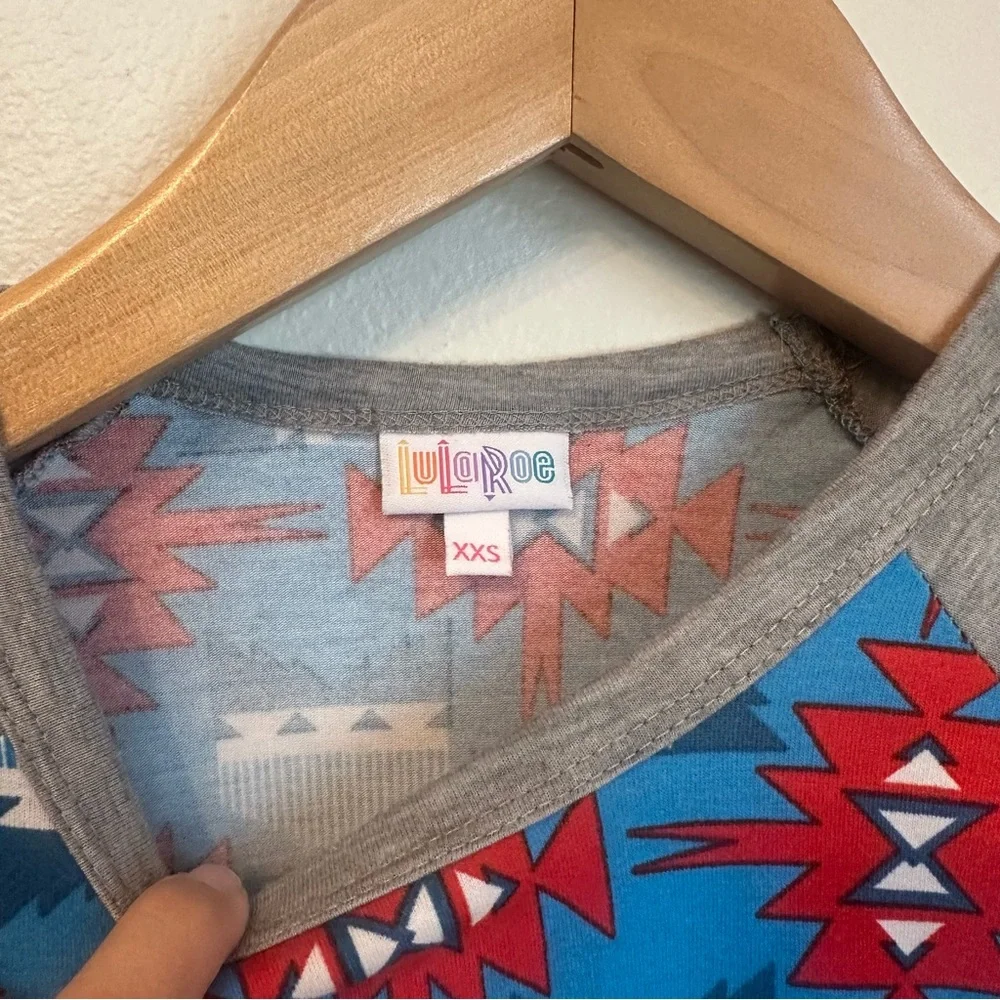 LuLaRoe Randy Blue and Red Aztec Raglan Tee 3/4 sleeve - Picture 2 of 4